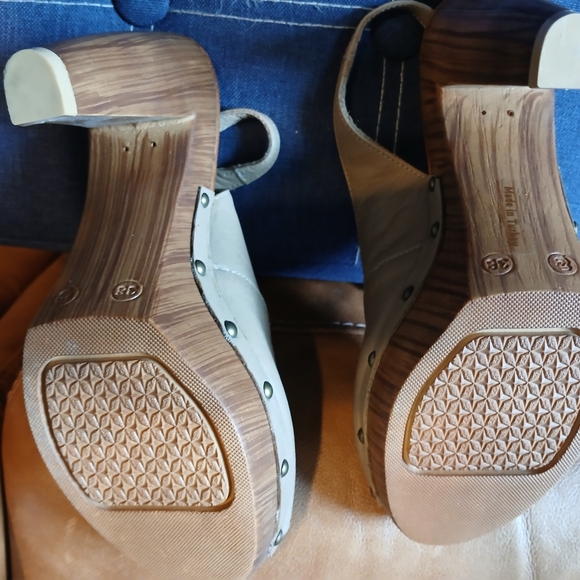 Heels - Picture 5 of 6